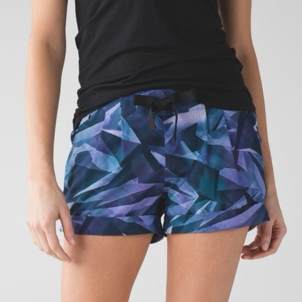 lululemon Spring Break Away Short blue print drawstring 6